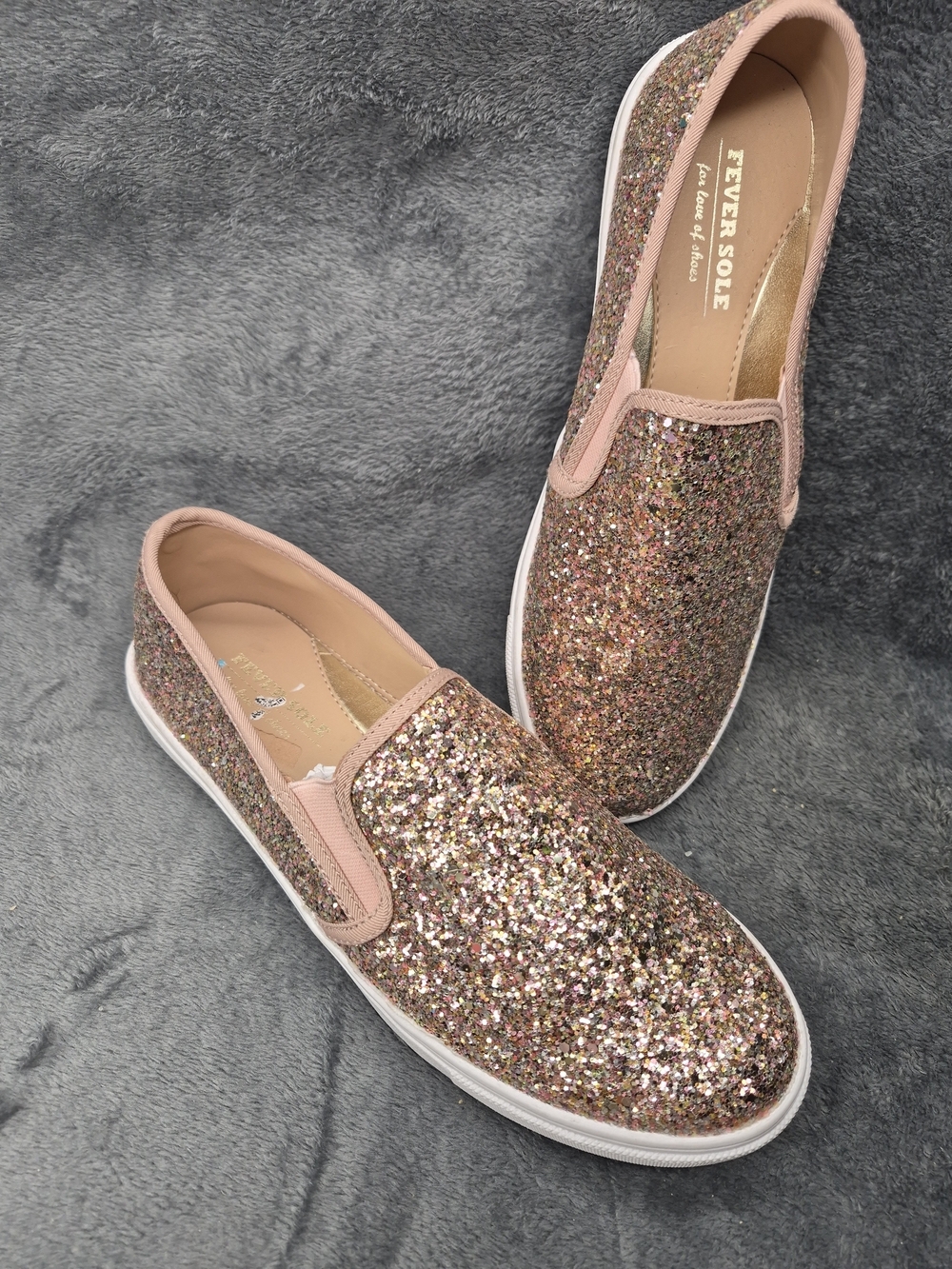 FEVERSOLE Women  Slip-On Glitter Sneaker Casual Flat Loafers 8.5 New No Box